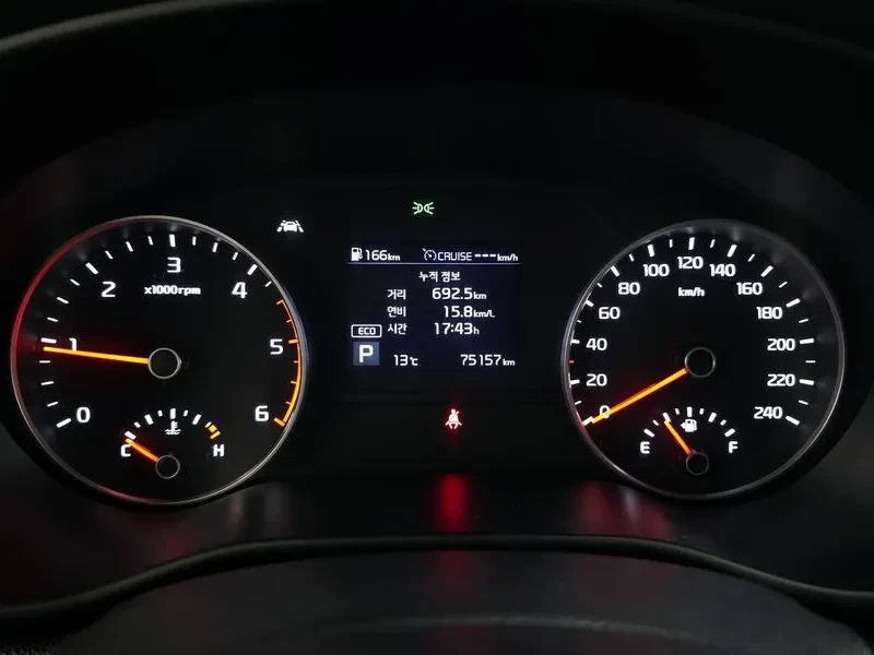 Kia Sportage 2.0 CRDi 4WD, снимка 8 - Автомобили и джипове - 54276708