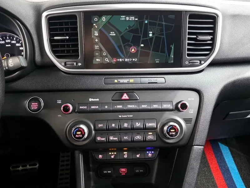 Kia Sportage 2.0 CRDi 4WD, снимка 15 - Автомобили и джипове - 54276708