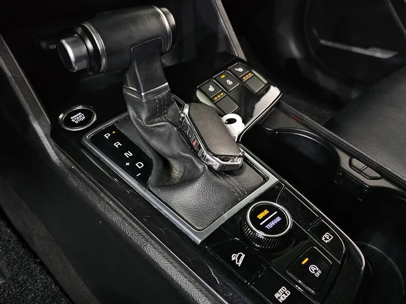 Kia Sportage 2.0 CRDi 4WD, снимка 9 - Автомобили и джипове - 54276453