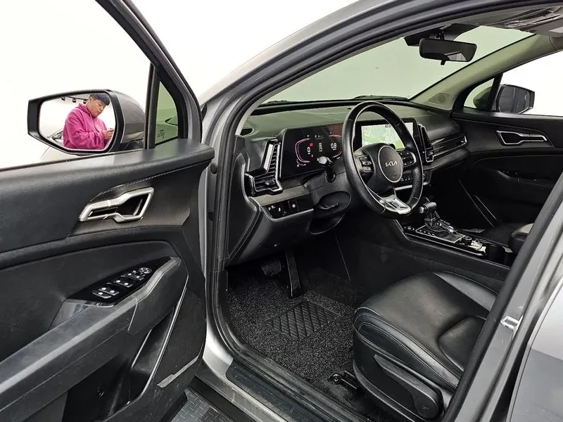 Kia Sportage 2.0 CRDi 4WD, снимка 10 - Автомобили и джипове - 54276453