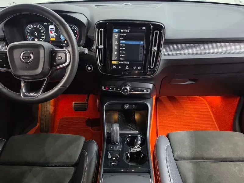Volvo XC40 R-DESIGN, снимка 7 - Автомобили и джипове - 56162131