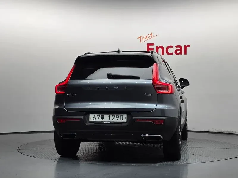 Volvo XC40 R-DESIGN, снимка 4 - Автомобили и джипове - 56162131