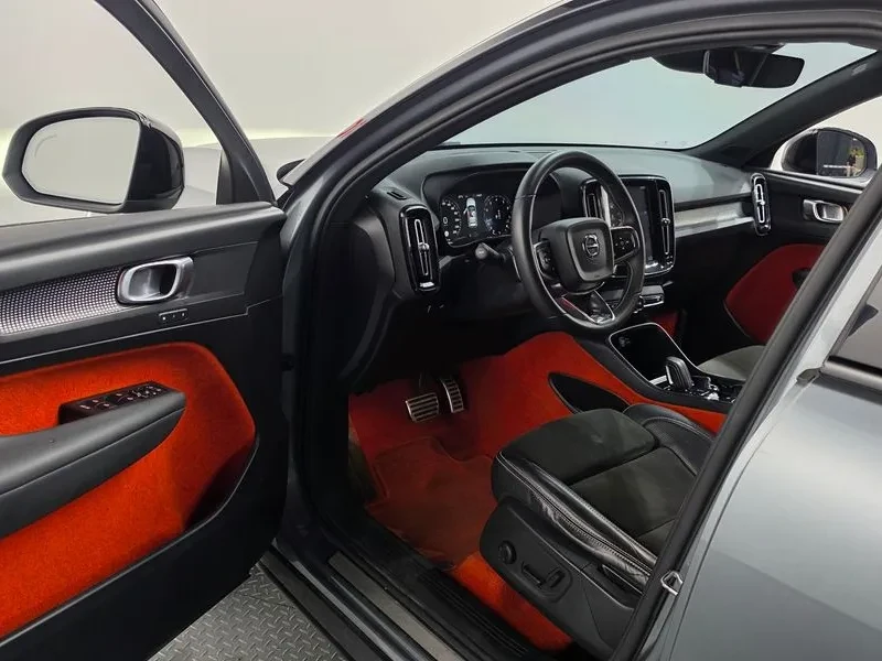 Volvo XC40 R-DESIGN, снимка 10 - Автомобили и джипове - 56162131