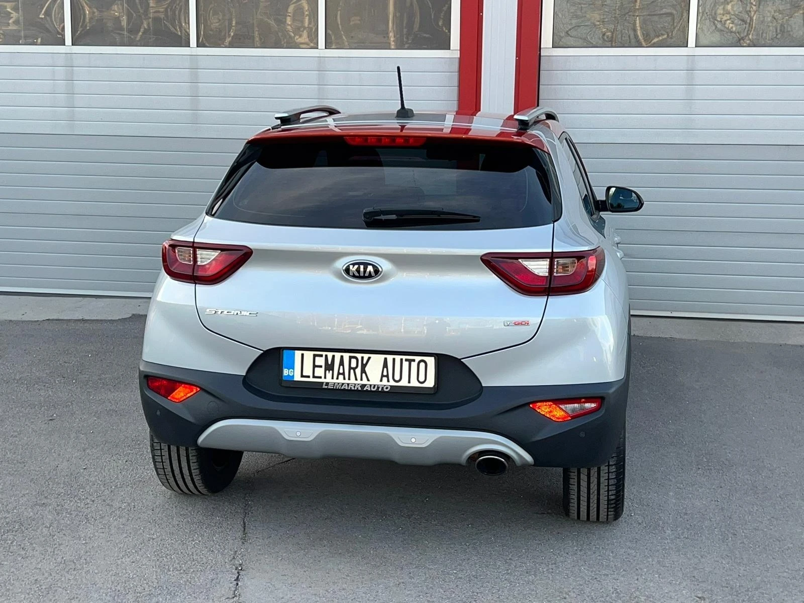 Kia Stonic 1.0T-GDI NAVI KAMERA KLIMATTRONIK EVRO 6B 99000KM - изображение 6