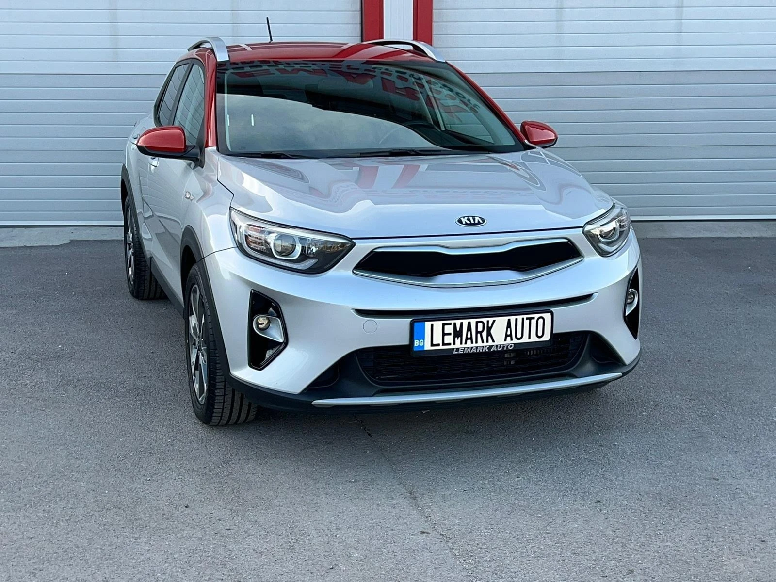 Kia Stonic 1.0T-GDI NAVI KAMERA KLIMATTRONIK EVRO 6B 99000KM - изображение 3