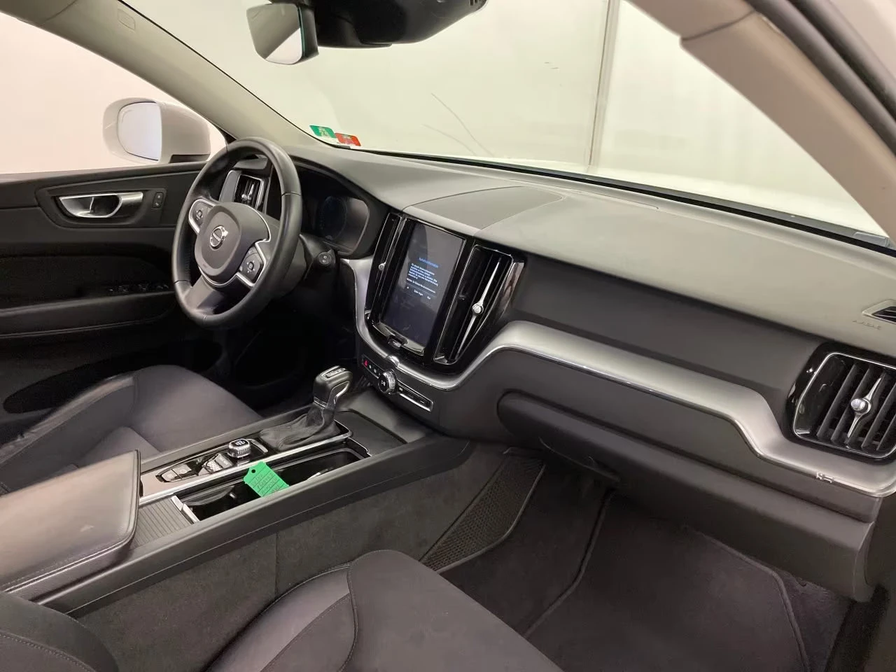 Volvo XC60 D4/MOMENTUM-PRO/190HP/ACC/AHK/CAM/AMBI/NAVI/615f - изображение 7