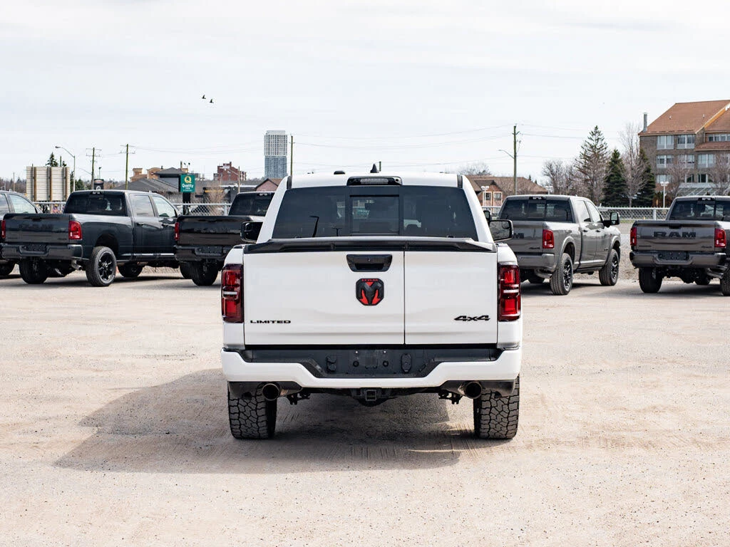 Dodge RAM 1500 Limited Crew Cab 4WD, снимка 8 - Автомобили и джипове - 54611847
