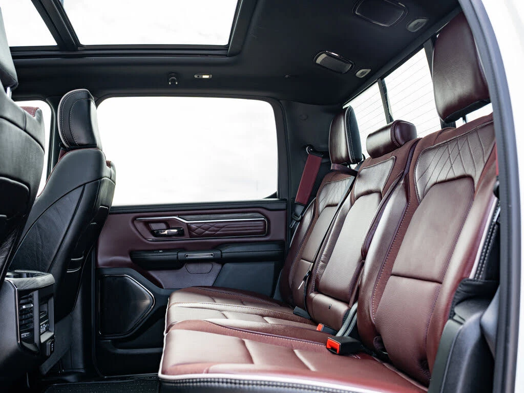 Dodge RAM 1500 Limited Crew Cab 4WD, снимка 16 - Автомобили и джипове - 54611847