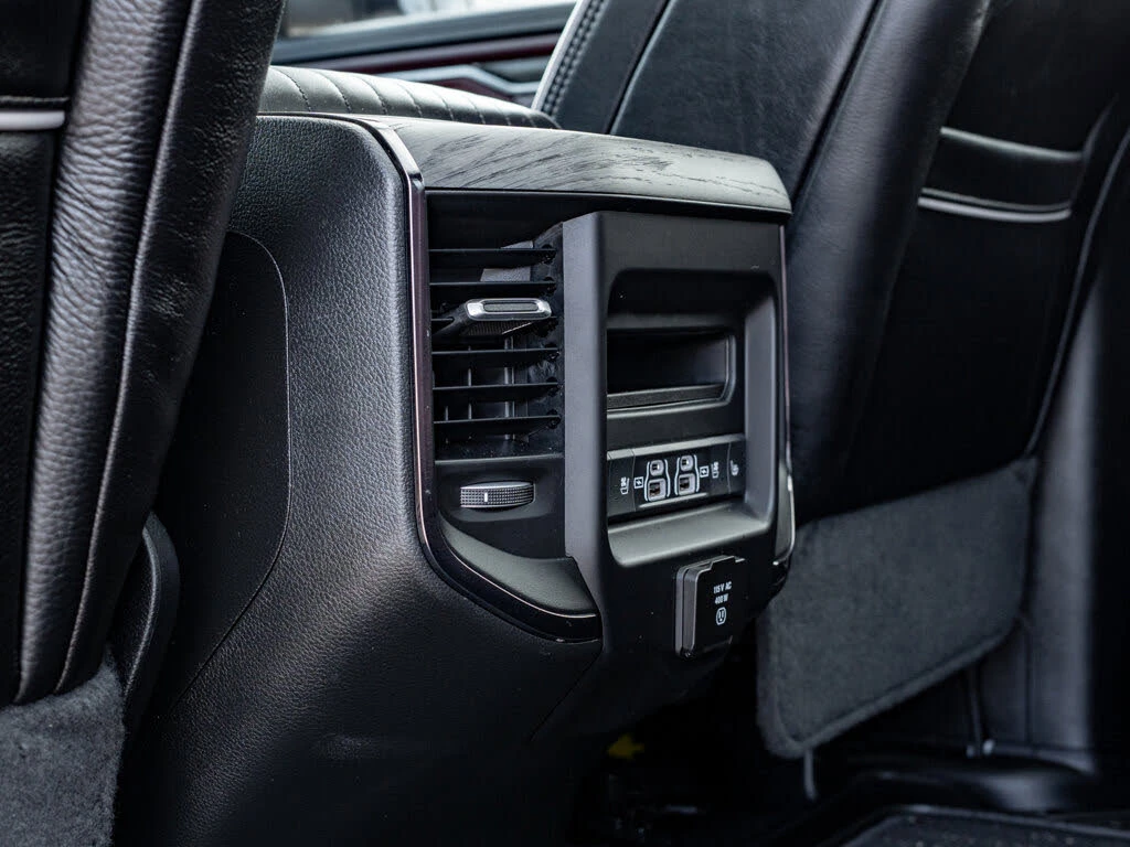 Dodge RAM 1500 Limited Crew Cab 4WD, снимка 15 - Автомобили и джипове - 54611847
