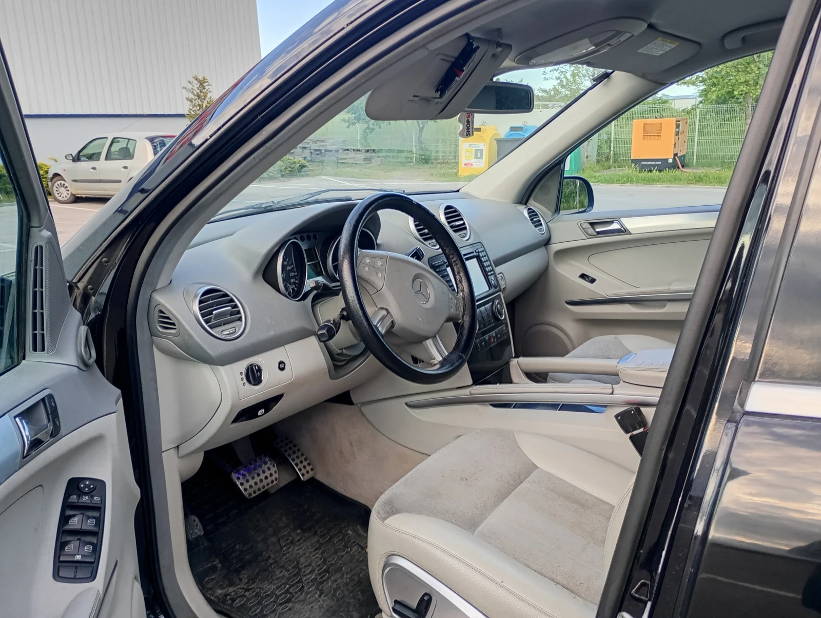 Mercedes-Benz ML 320, снимка 8 - Автомобили и джипове - 54631669