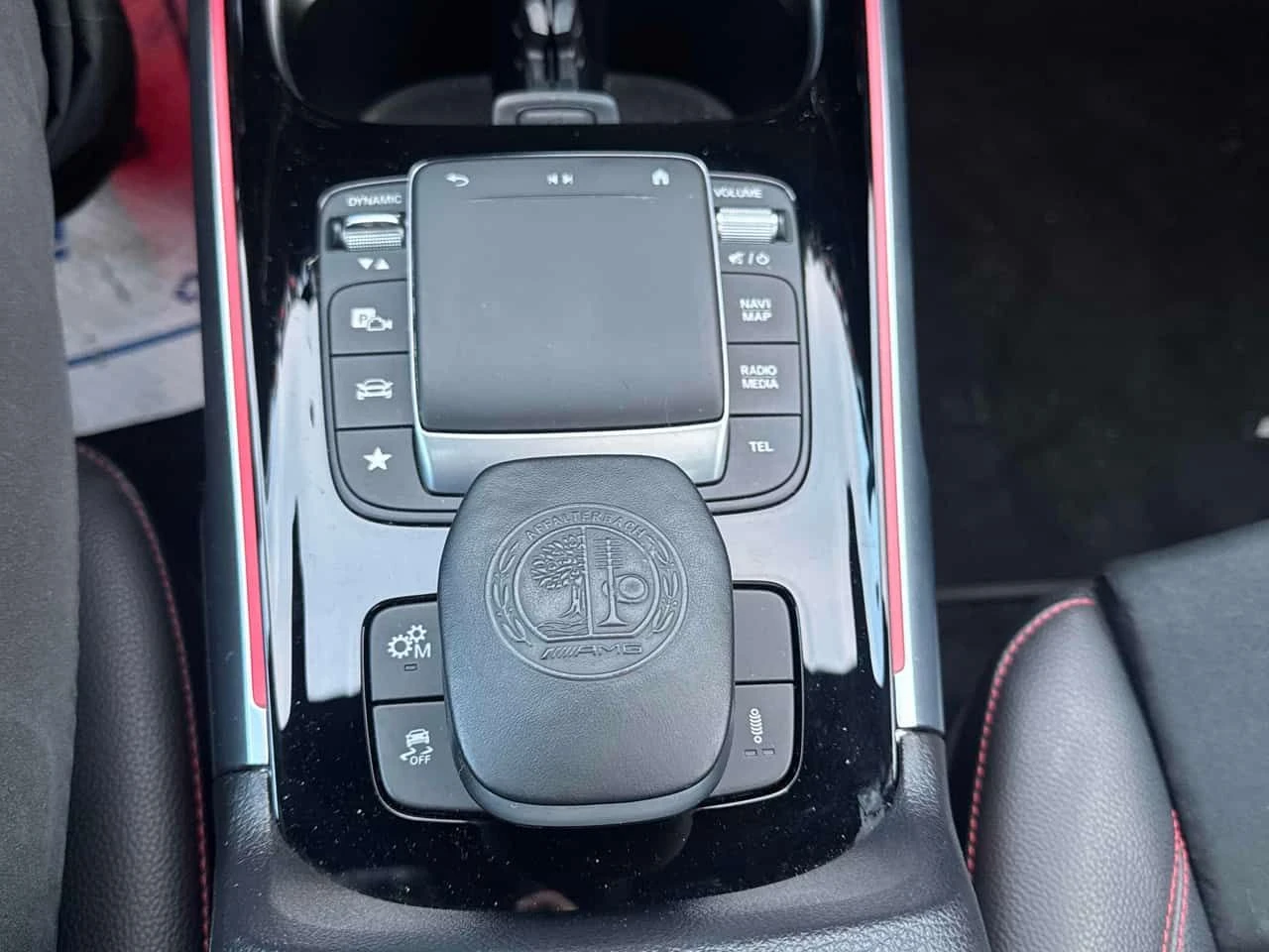 Mercedes-Benz GLB * AMG 35 * CARFAX * ЦЕНА ДО БГ, снимка 13 - Автомобили и джипове - 54668186