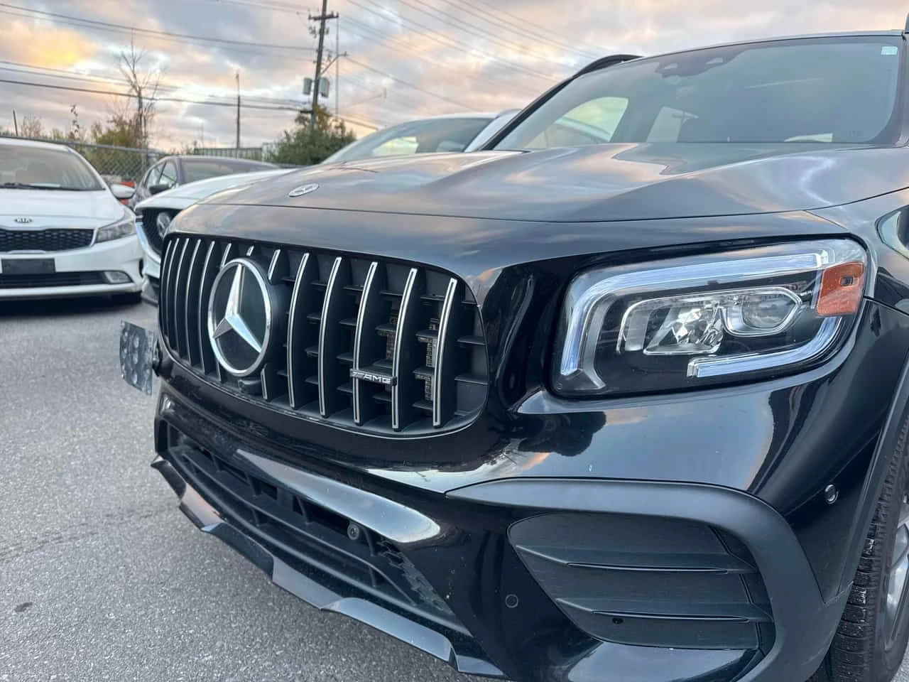 Mercedes-Benz GLB * AMG 35 * CARFAX * ЦЕНА ДО БГ, снимка 6 - Автомобили и джипове - 54668186