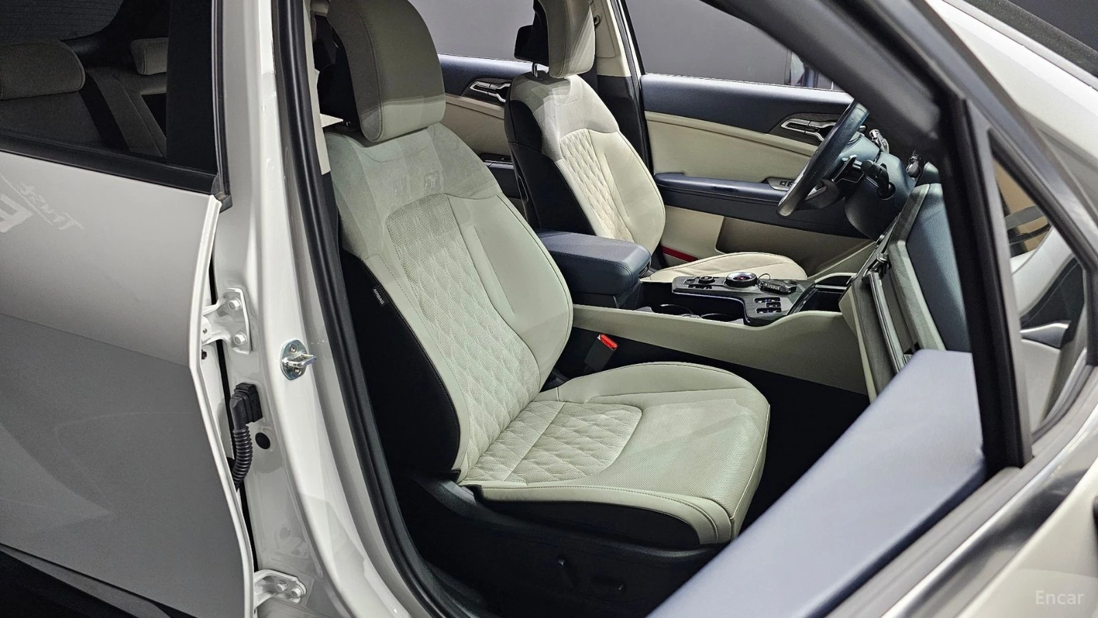Kia Sportage 1.6T* SIGNATURE* КОЖА* ПОДГРЕВ* ОБДУХВАНЕ* 360* , снимка 12 - Автомобили и джипове - 55532618
