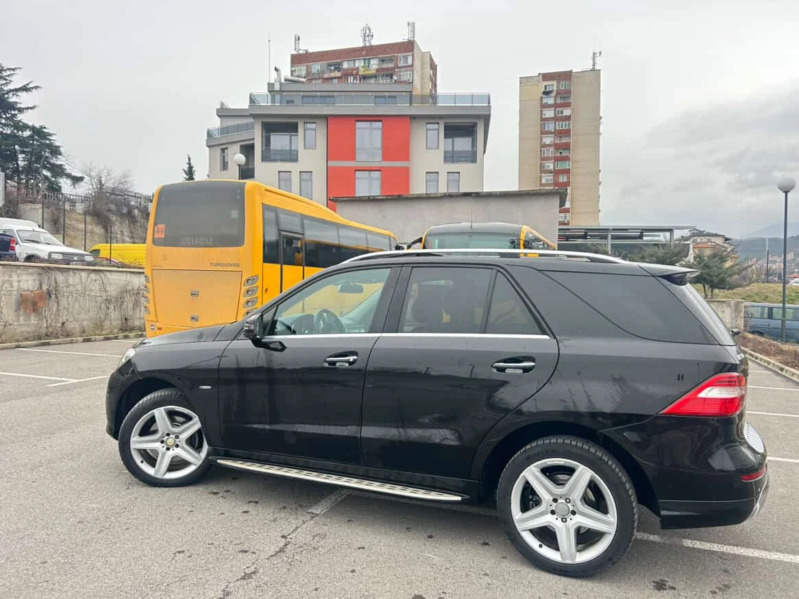 Mercedes-Benz ML 350 3.0 Bluetec, Навигация, Кожен салон, Шибидах, снимка 3 - Автомобили и джипове - 55540572