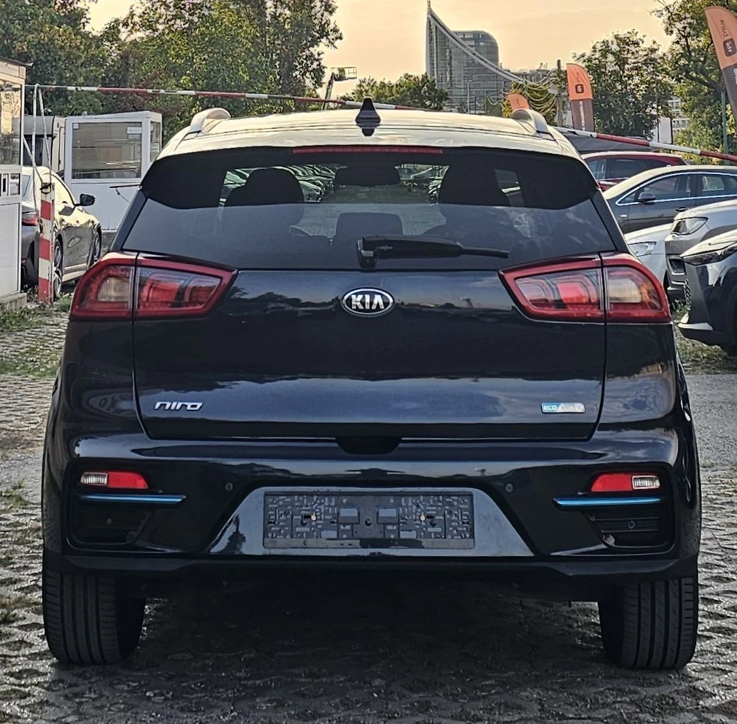 Kia Niro 64kWh ExecutiveLine 100%SOH JBL Термопомпа Keyless, снимка 4 - Автомобили и джипове - 55566157