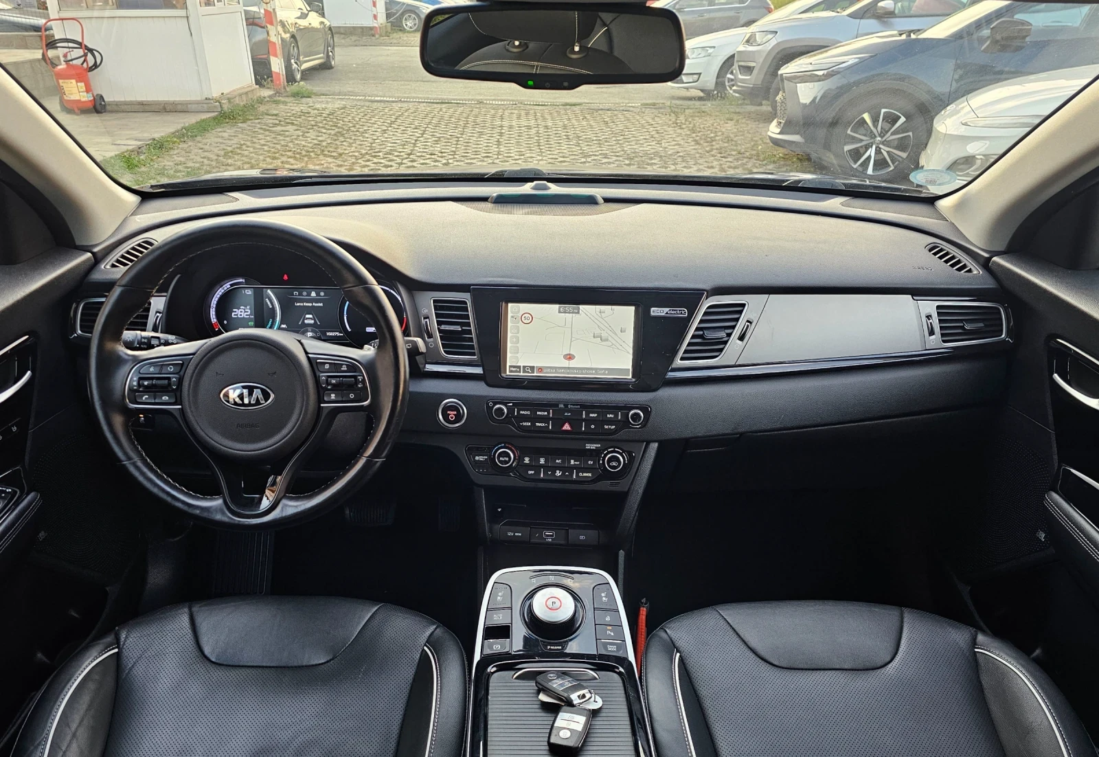 Kia Niro 64kWh ExecutiveLine 100%SOH JBL Термопомпа Keyless, снимка 12 - Автомобили и джипове - 55566157