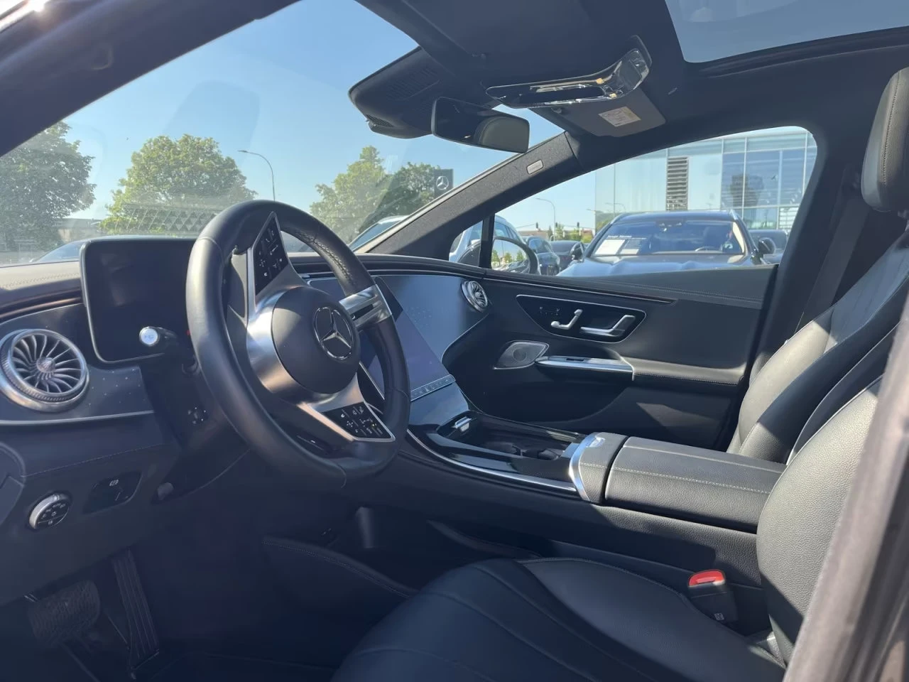 Mercedes-Benz EQE 300 AMG/245H/PANO/360/AIRMATIC/720z, снимка 11 - Автомобили и джипове - 55576182
