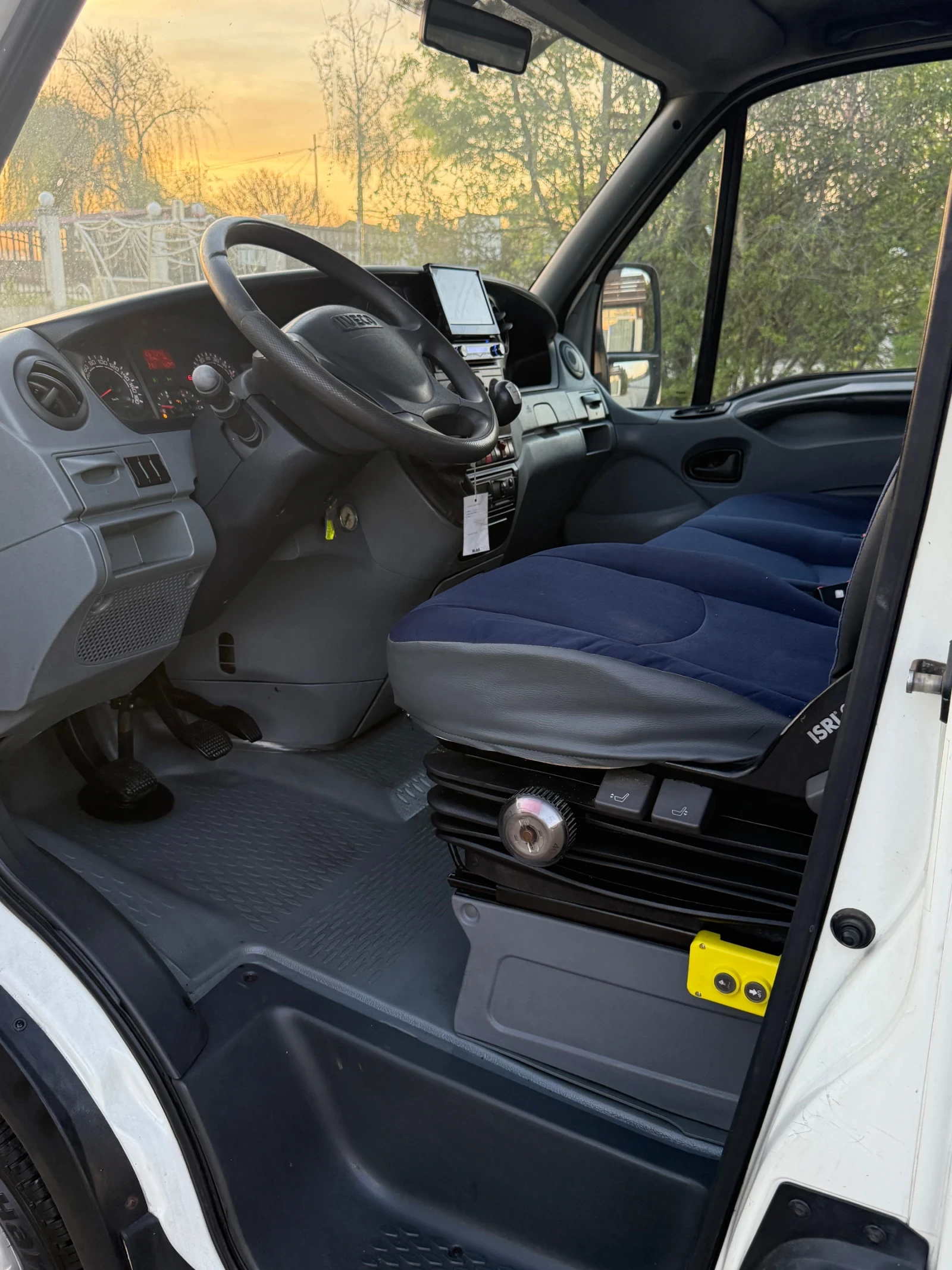 Iveco 35c18 Оригинален Самосвал* N1* Топ!!!, снимка 11 - Бусове и автобуси - 54308439