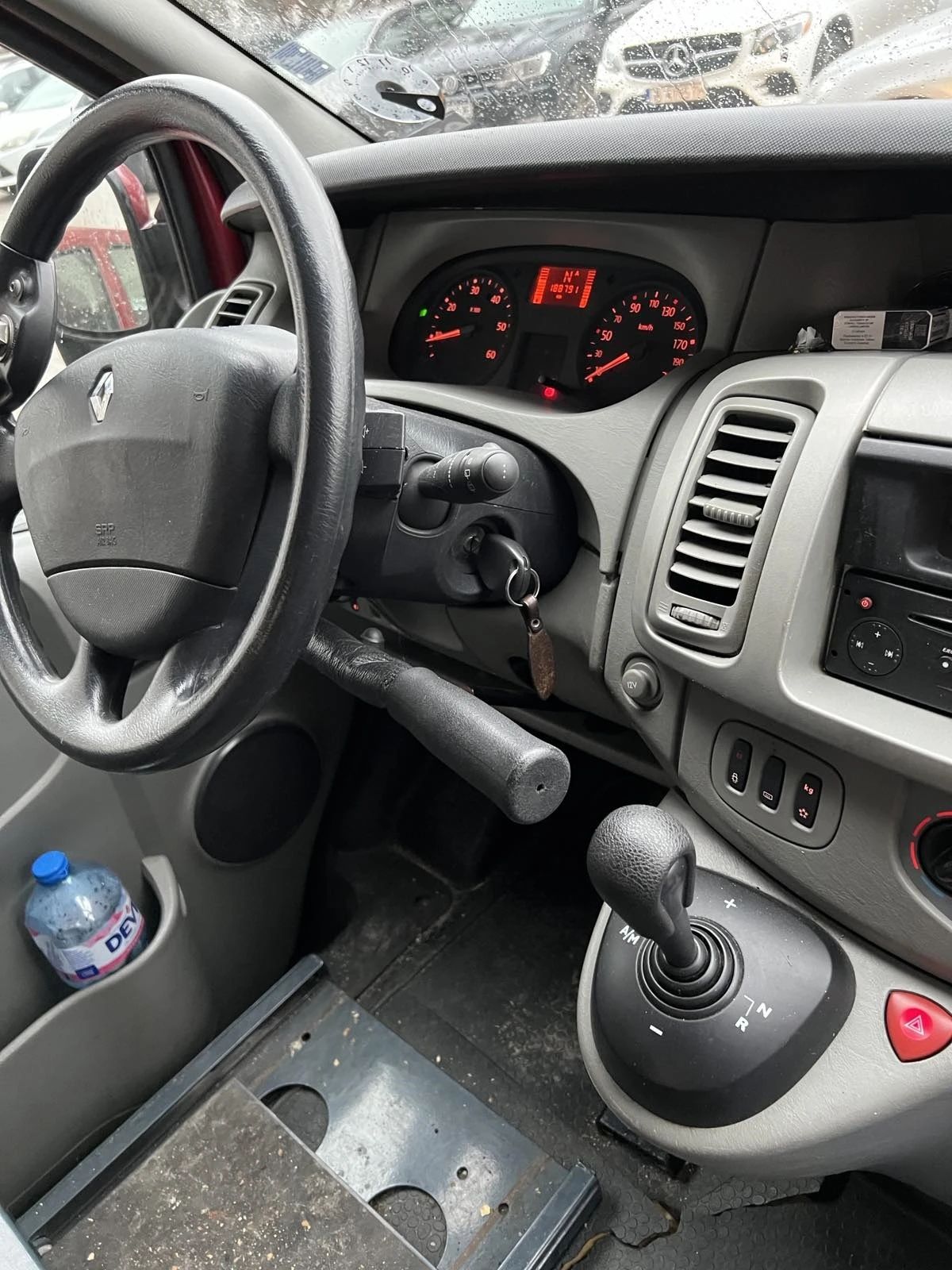 Renault Trafic, снимка 6 - Бусове и автобуси - 54381738