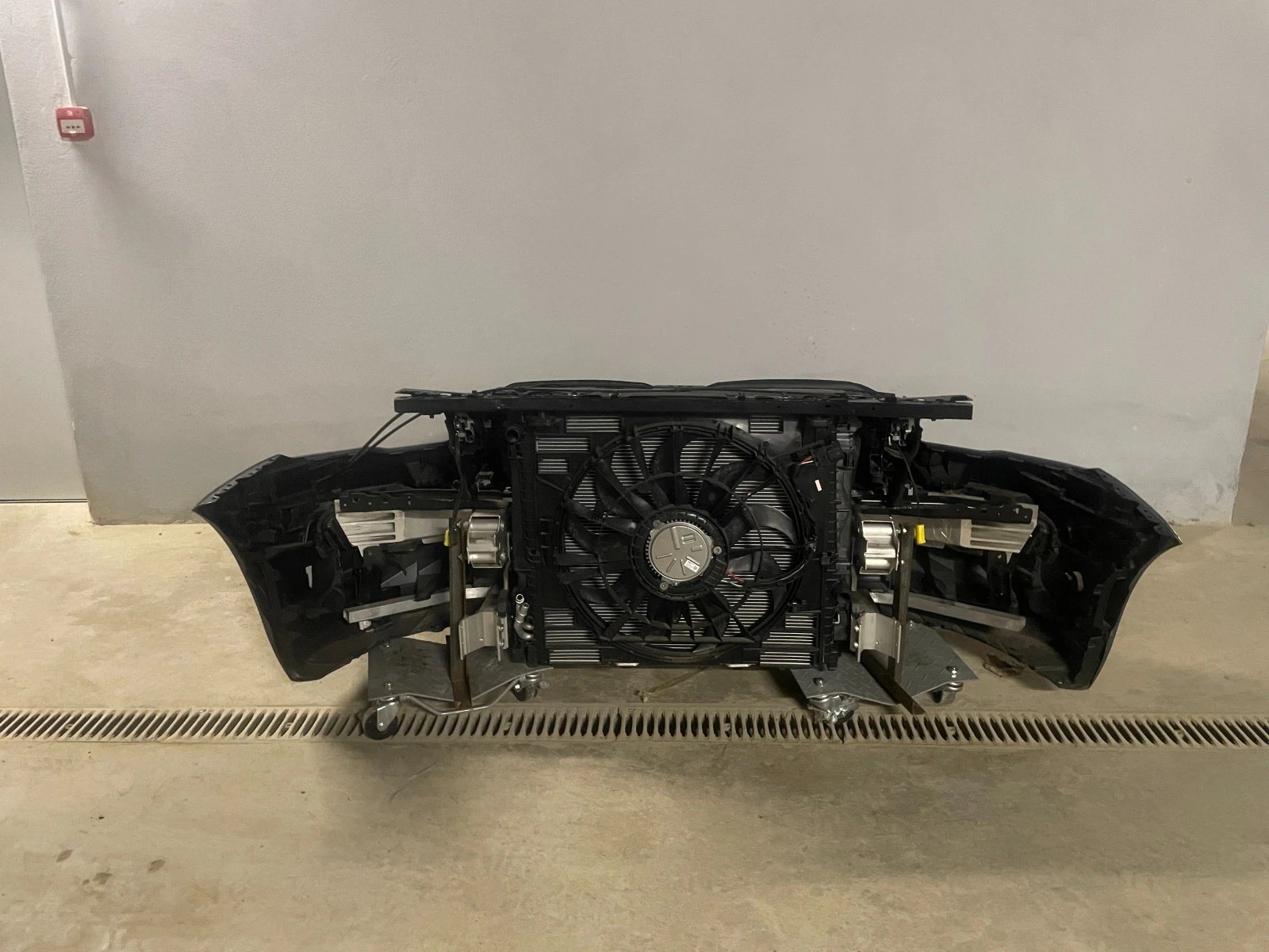 Напълно окомплектована предна броня и преден панел за BMW 5 G60 LCI M SPORT, снимка 8 - Части - 53806083