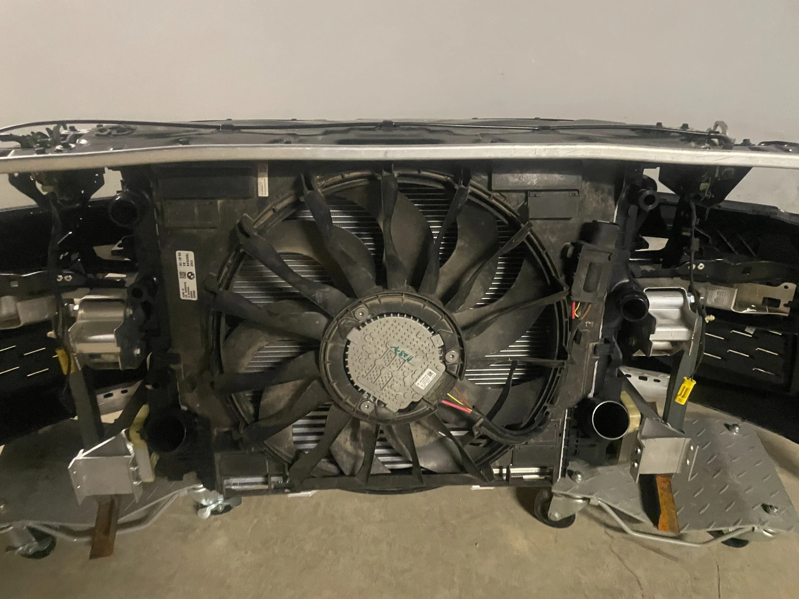 Напълно окомплектована предна броня и преден панел за BMW 5 G60 LCI M SPORT, снимка 12 - Части - 53806083