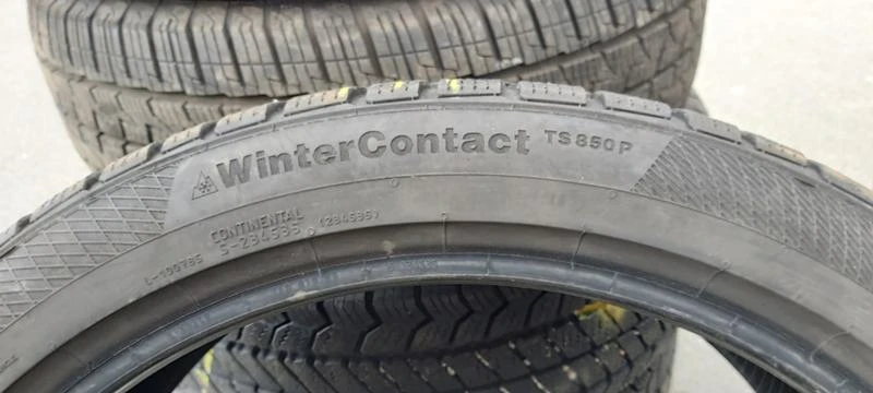 Гуми Зимни 235/40R19, снимка 6 - Гуми и джанти - 32572105