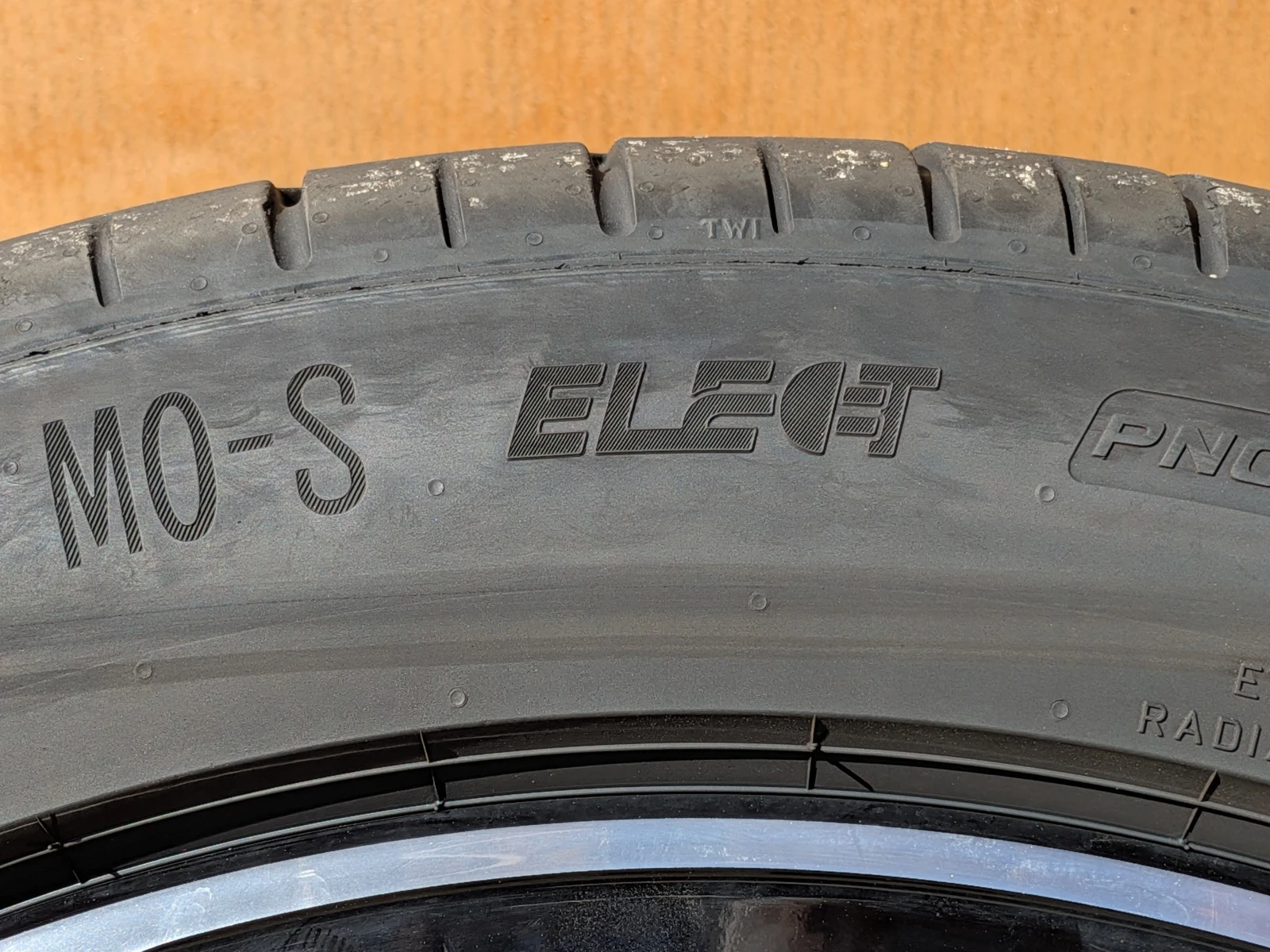Гуми с джанти Pirelli 255/45R20, снимка 4 - Гуми и джанти - 54819134