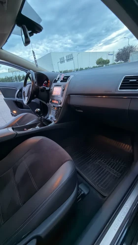 Toyota Avensis D-4D T27 Facelift Keyless, снимка 12
