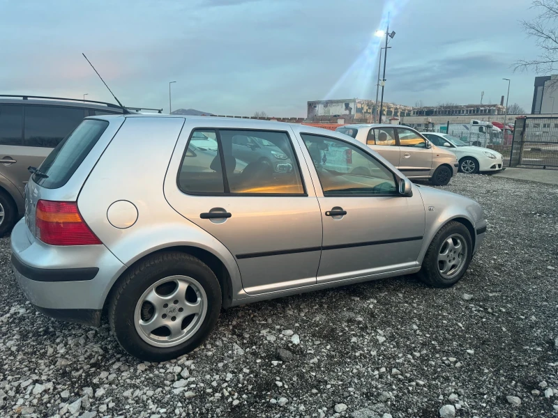 VW Golf 1.6i KLIMA 138000km., снимка 4 - Автомобили и джипове - 48904951