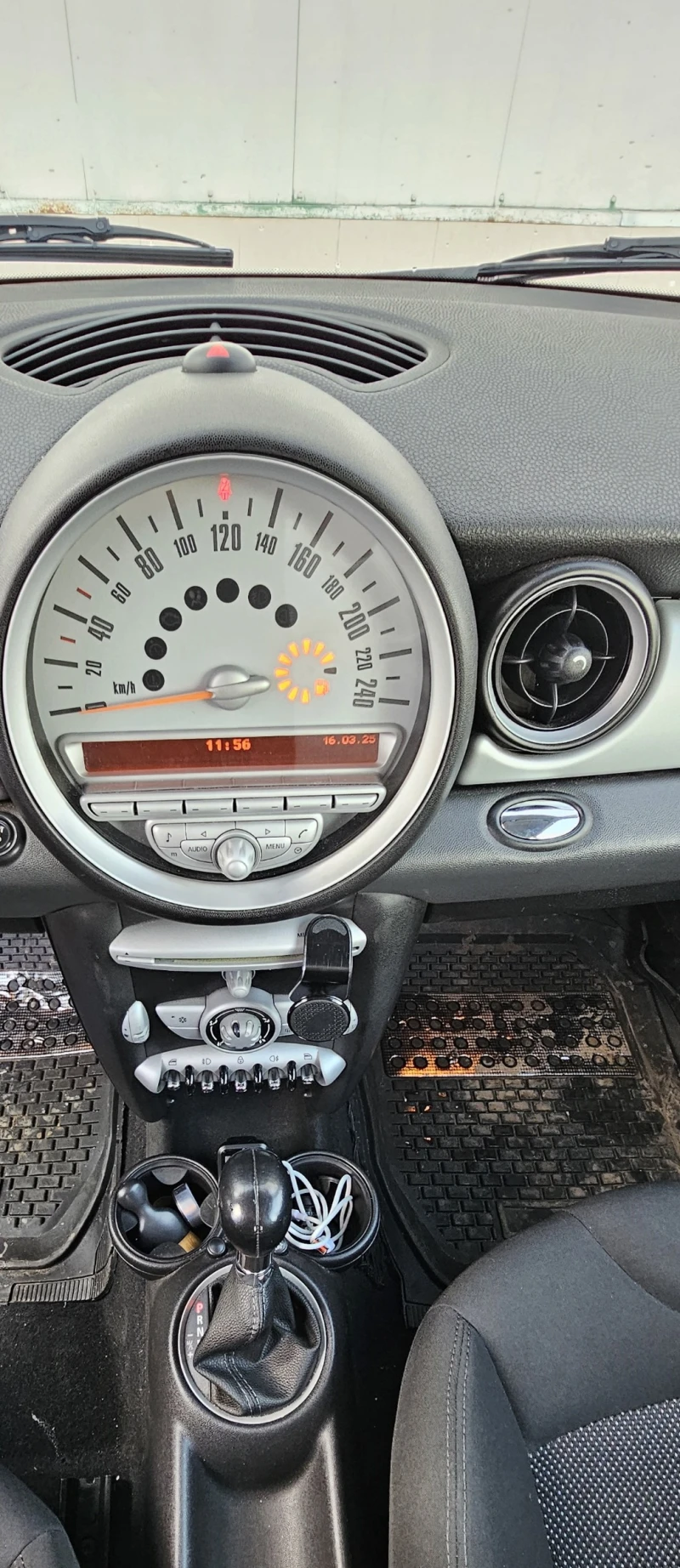 Mini Cooper Автомат, снимка 12 - Автомобили и джипове - 49518306