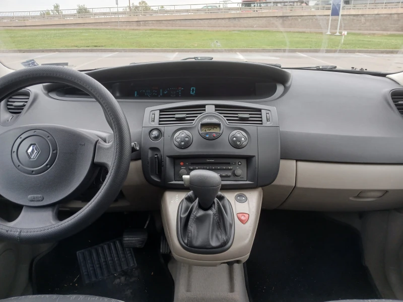 Renault Grand scenic, снимка 8 - Автомобили и джипове - 52267651