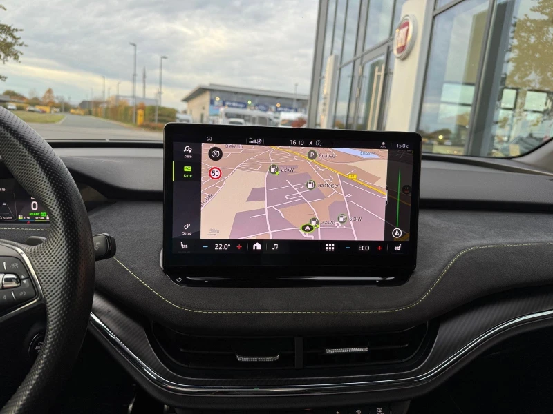 Skoda Enyaq iV RS COUPE LOUNGE PANORAMA CAMERA MATRIX , снимка 10 - Автомобили и джипове - 52471633