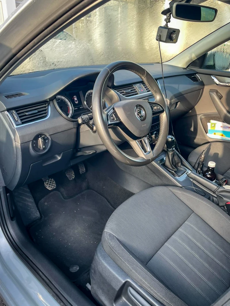 Skoda Octavia, снимка 5 - Автомобили и джипове - 53021775