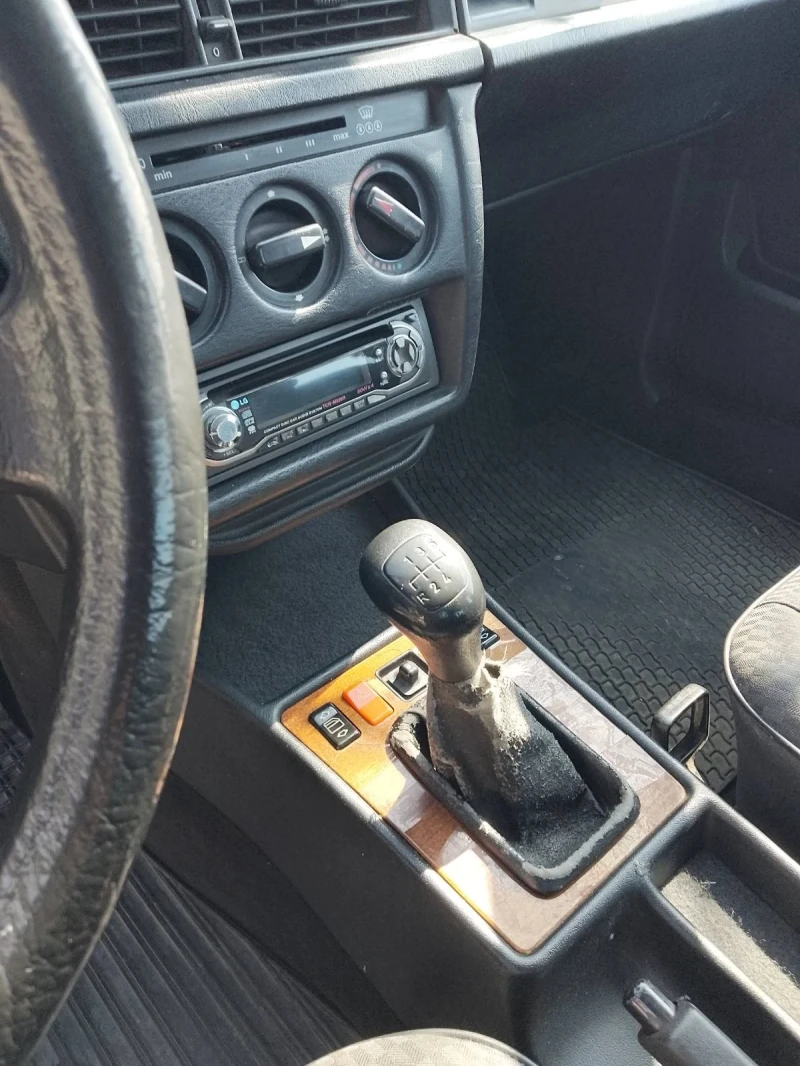 Mercedes-Benz 190, снимка 8 - Автомобили и джипове - 53213821