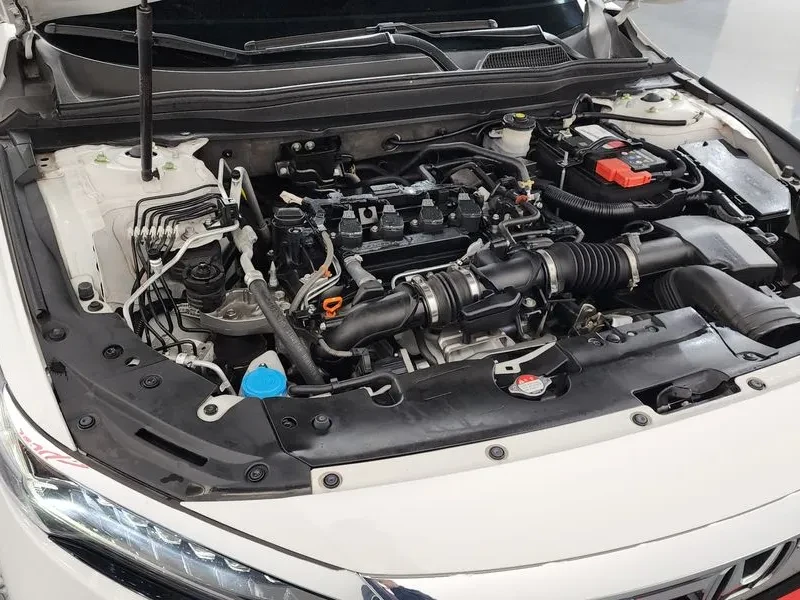 Honda Accord 1.5 TURBO, снимка 6 - Автомобили и джипове - 55207375