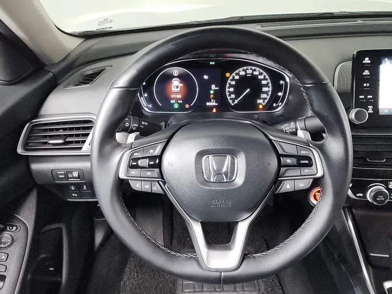 Honda Accord 1.5 TURBO, снимка 13 - Автомобили и джипове - 55207375