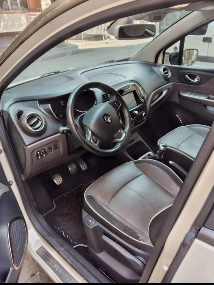 Renault Captur 1.5DCI, снимка 10 - Автомобили и джипове - 55545525