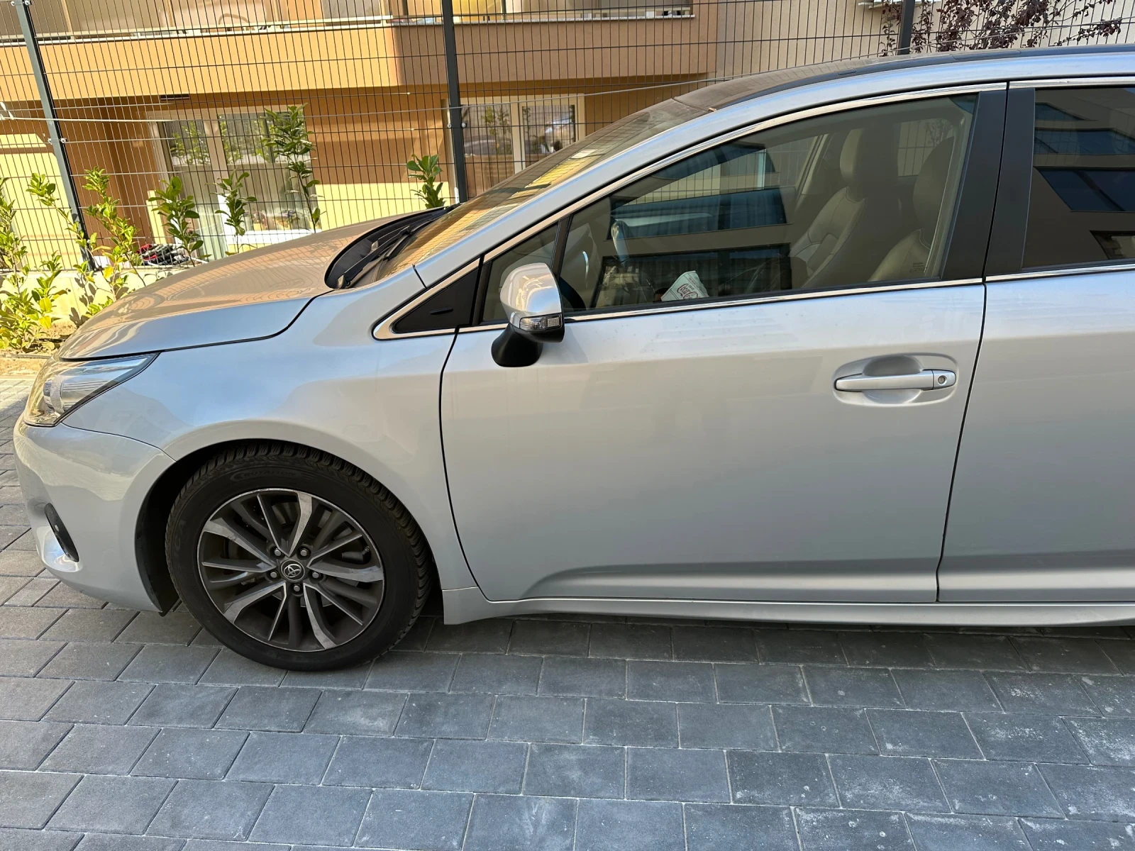 Toyota Avensis 2.0 D-4D - изображение 3