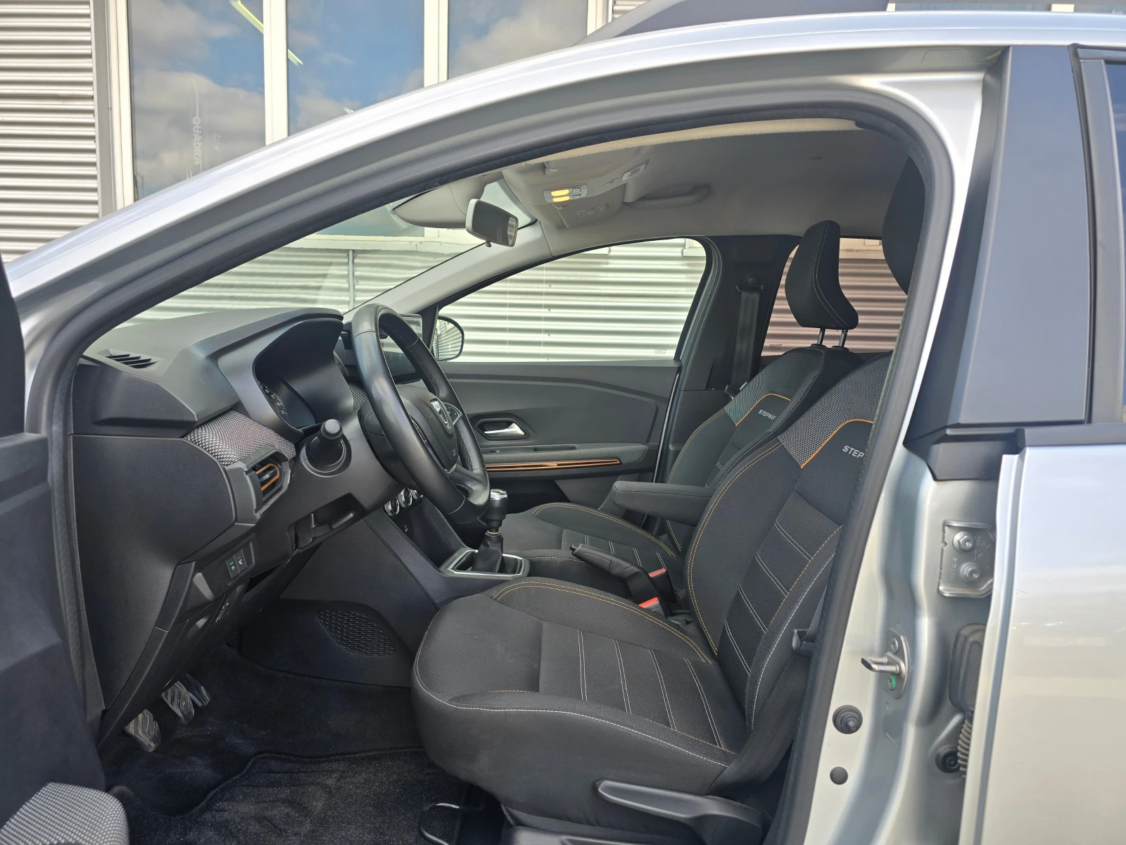 Dacia Sandero 1.0 Tce LPG - изображение 5