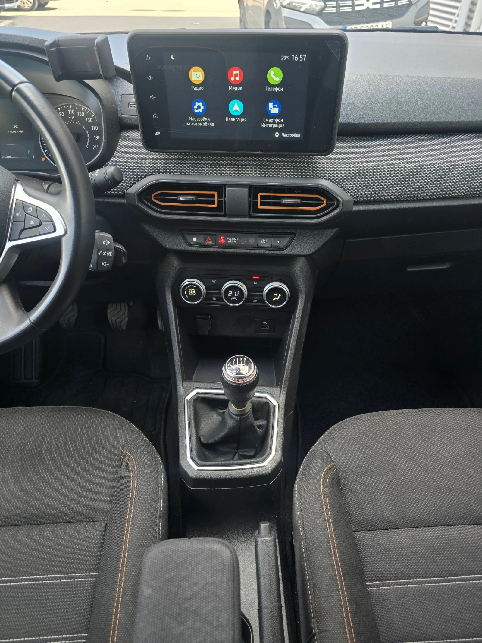 Dacia Sandero 1.0 Tce LPG - изображение 8