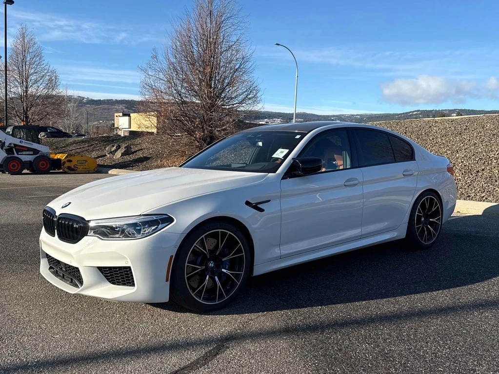 BMW M5 * Competition Sedan * CARFAX * ���� �� �� | Mobile.bg � ����������� 1