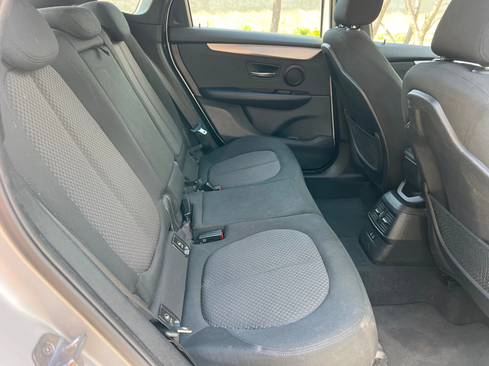 BMW 216 d LED/NAVI/CAMERA/FACELIFT* * * FULL, снимка 9 - Автомобили и джипове - 53951428