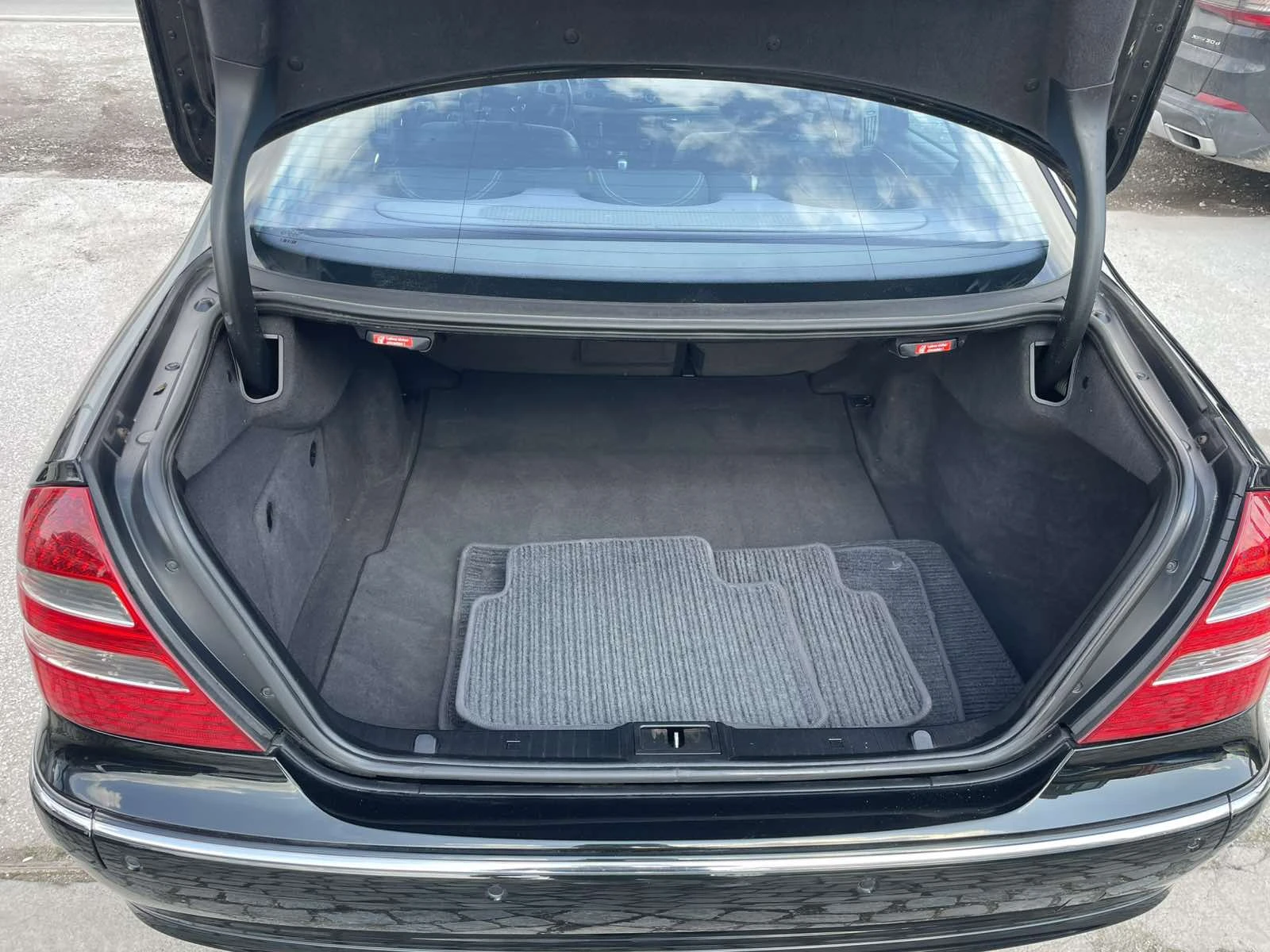 Mercedes-Benz E 270, снимка 13 - Автомобили и джипове - 53989852