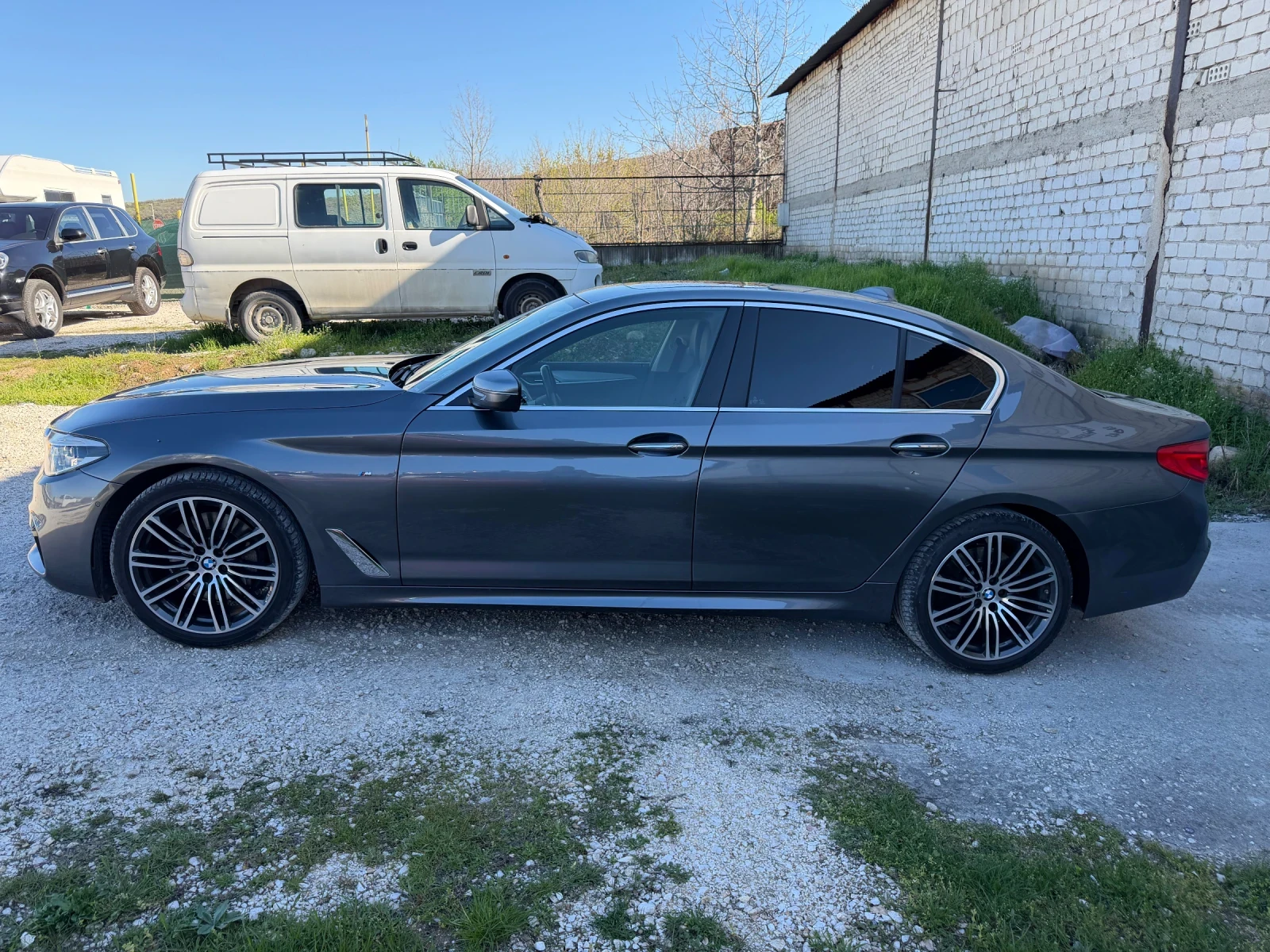 BMW 530 M paper HEAD UP/DISTRONIK/HARMAN KARDON, снимка 4 - Автомобили и джипове - 54138457