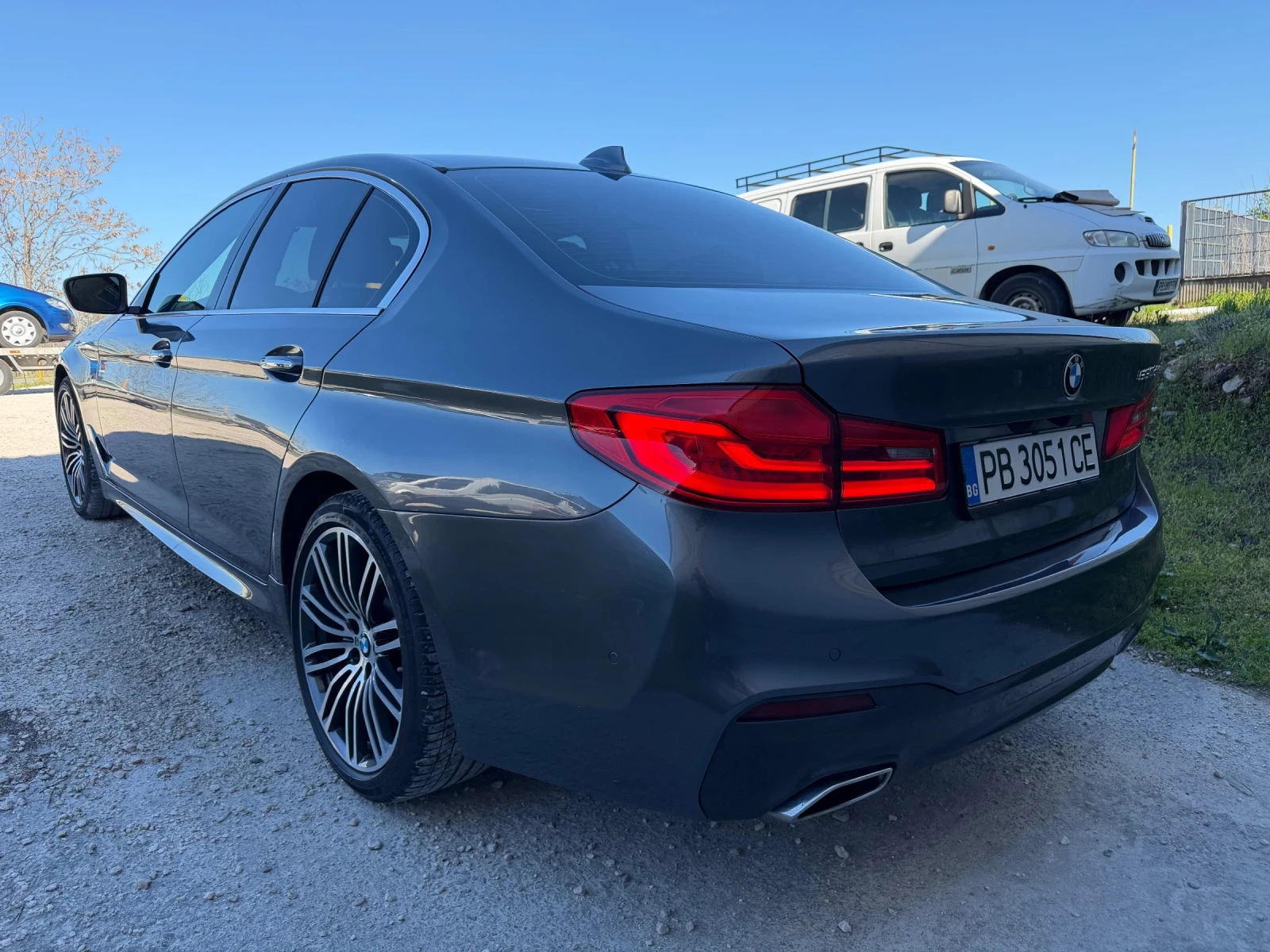 BMW 530 M paper HEAD UP/DISTRONIK/HARMAN KARDON, снимка 5 - Автомобили и джипове - 54138457