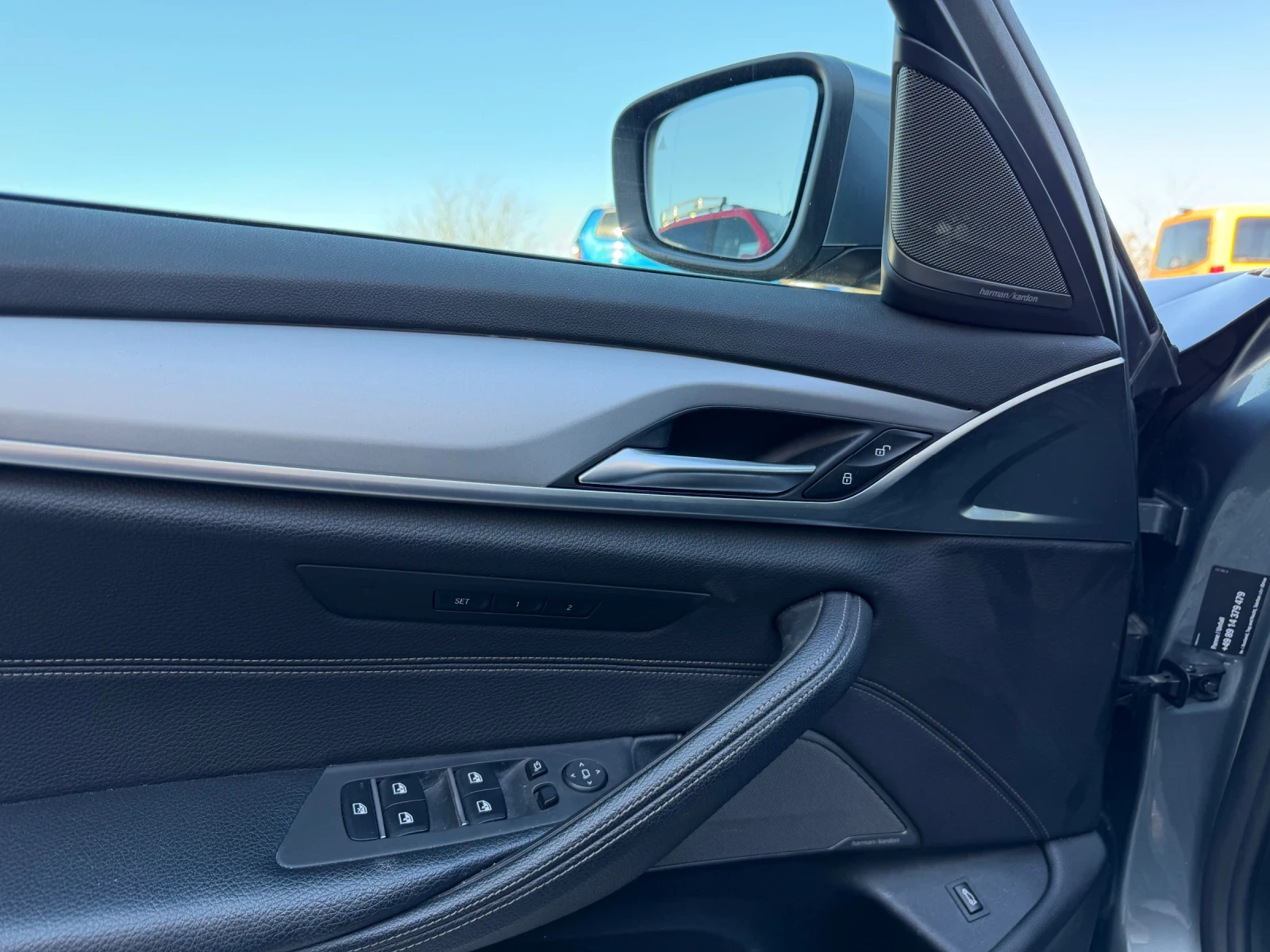 BMW 530 M paper HEAD UP/DISTRONIK/HARMAN KARDON, снимка 15 - Автомобили и джипове - 54138457