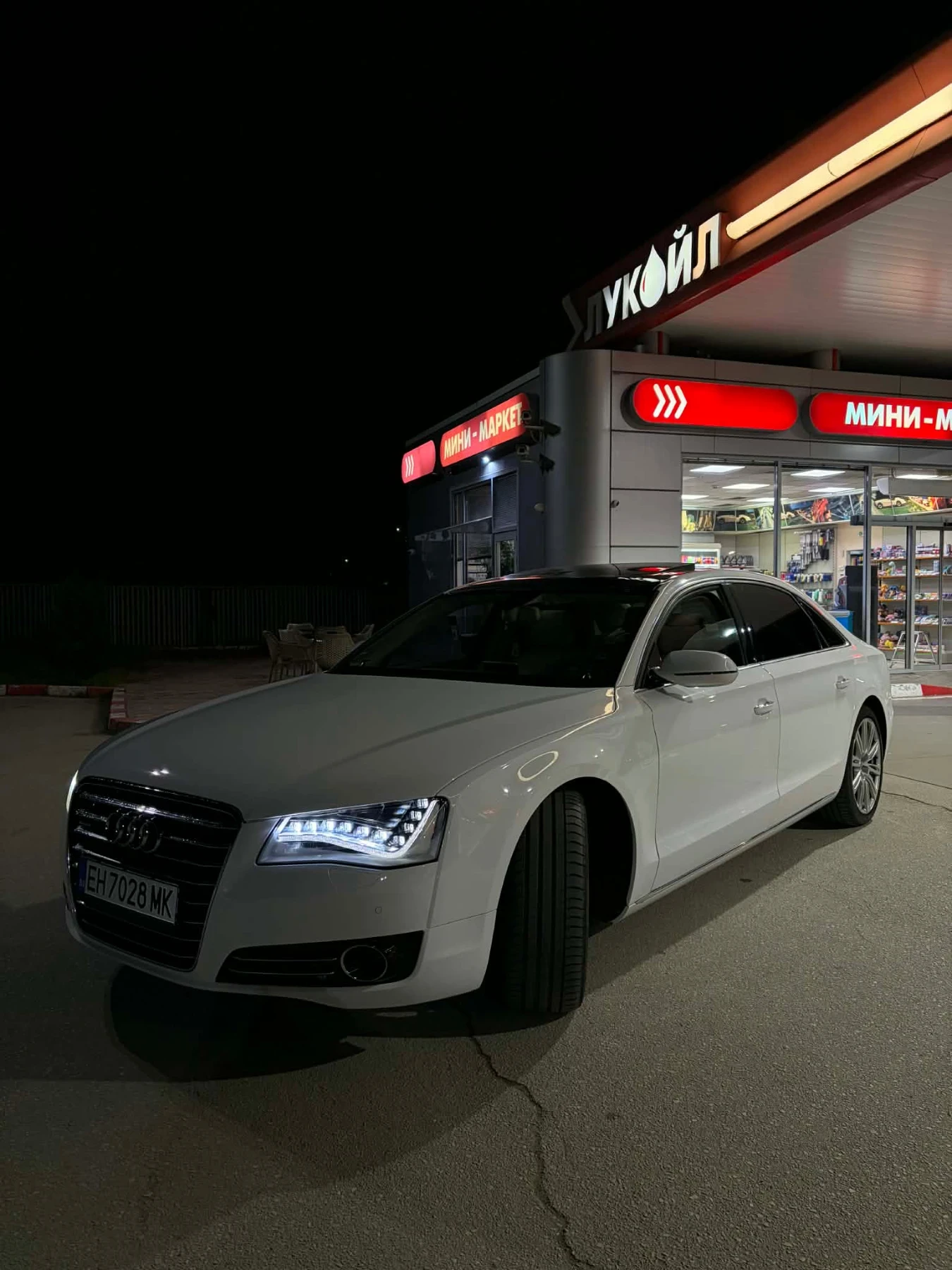Audi A8, снимка 5 - Автомобили и джипове - 54235513