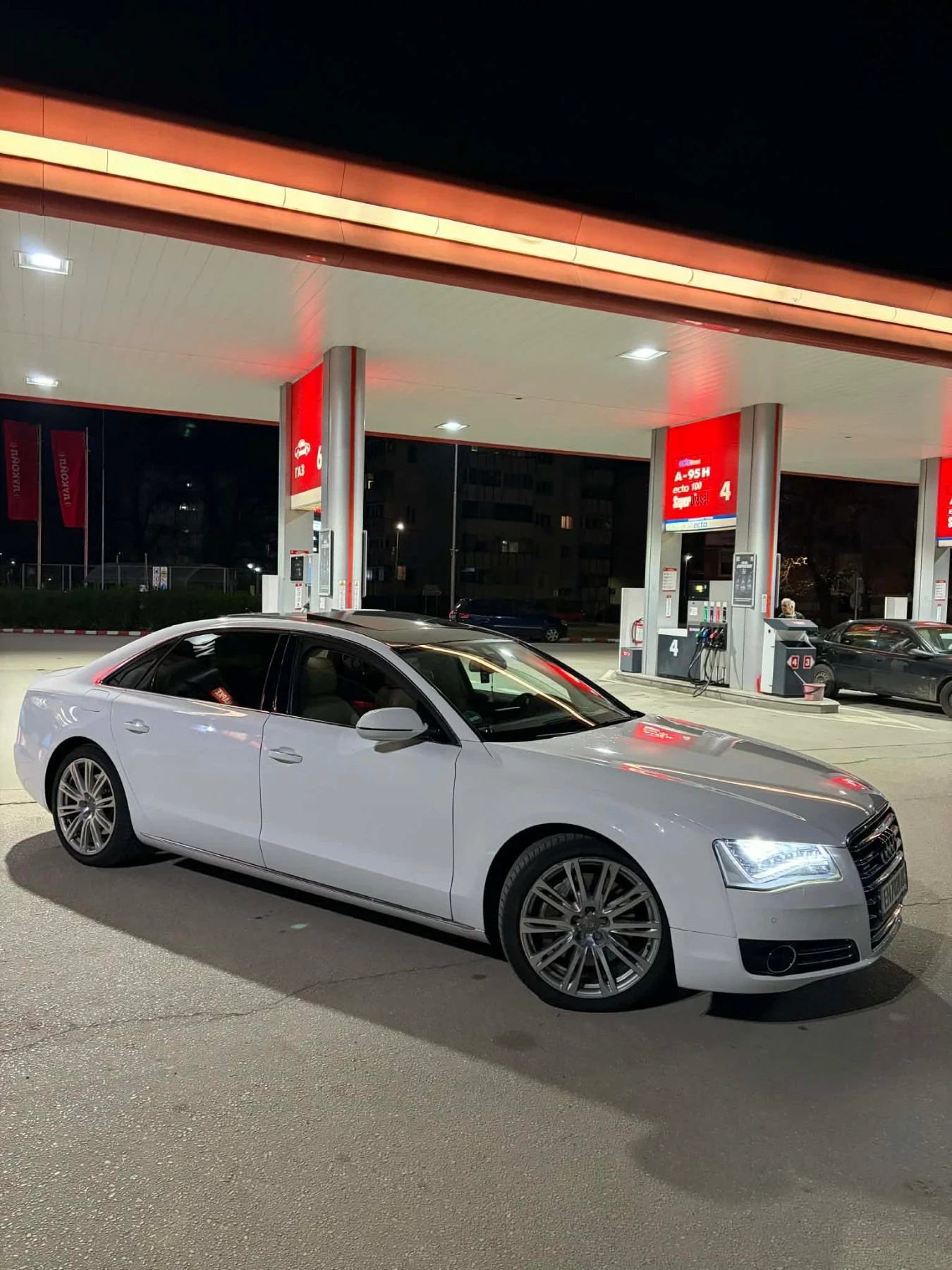 Audi A8, снимка 3 - Автомобили и джипове - 54235513