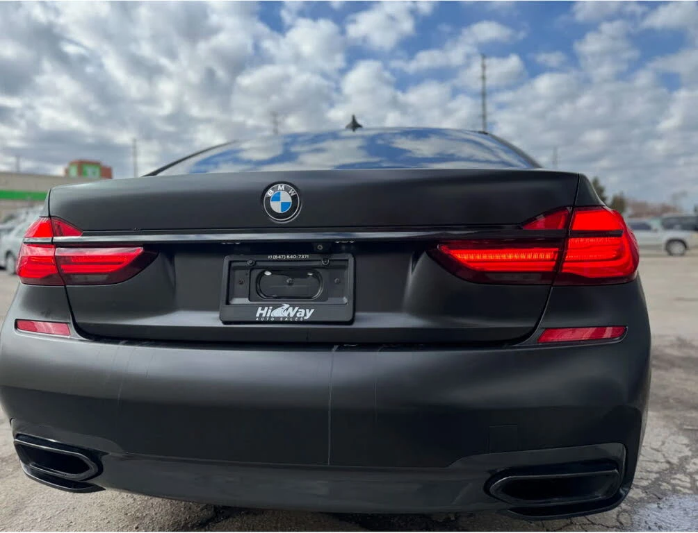 BMW 750  * АвтоКредит * (ЦЕНА ДО БГ), снимка 4 - Автомобили и джипове - 54755495