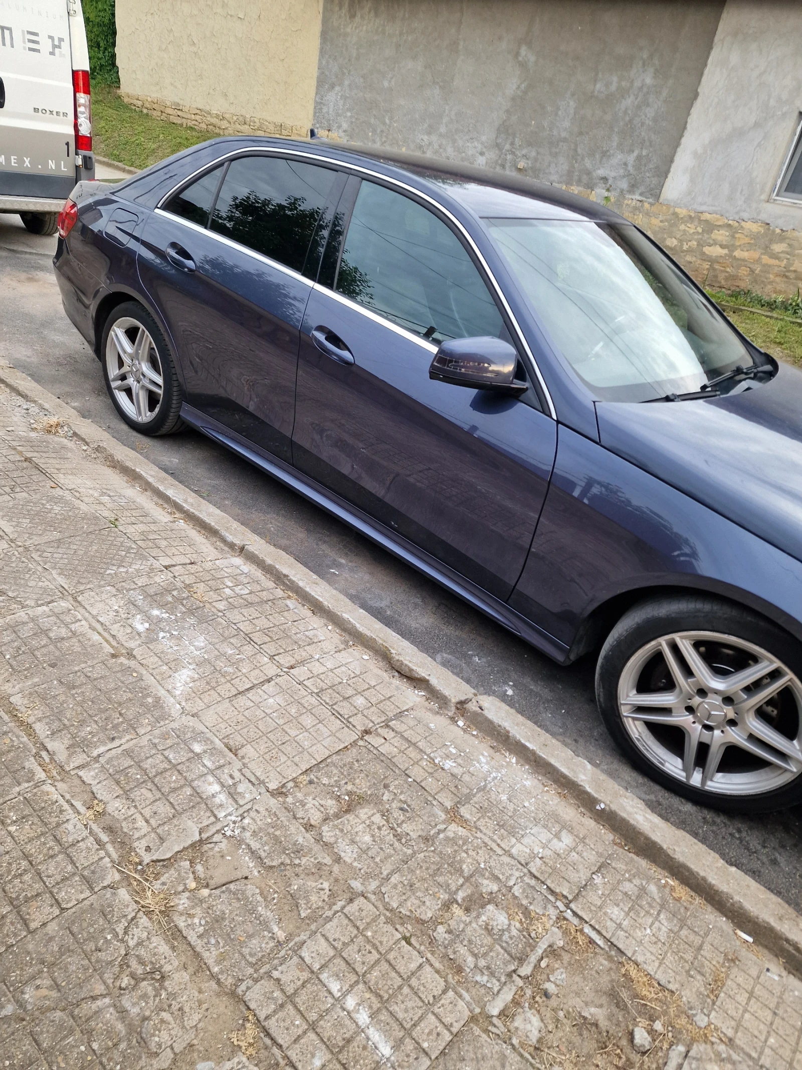 Mercedes-Benz E 220, снимка 2 - Автомобили и джипове - 55353561